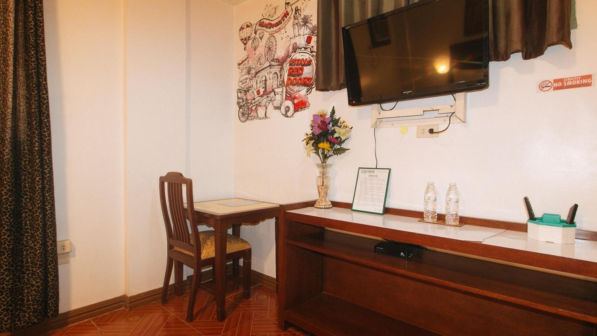 Reddoorz At La Casa Guesthouse Former Reddoorz At Tamarind Street Angeles City Eksteriør bilde