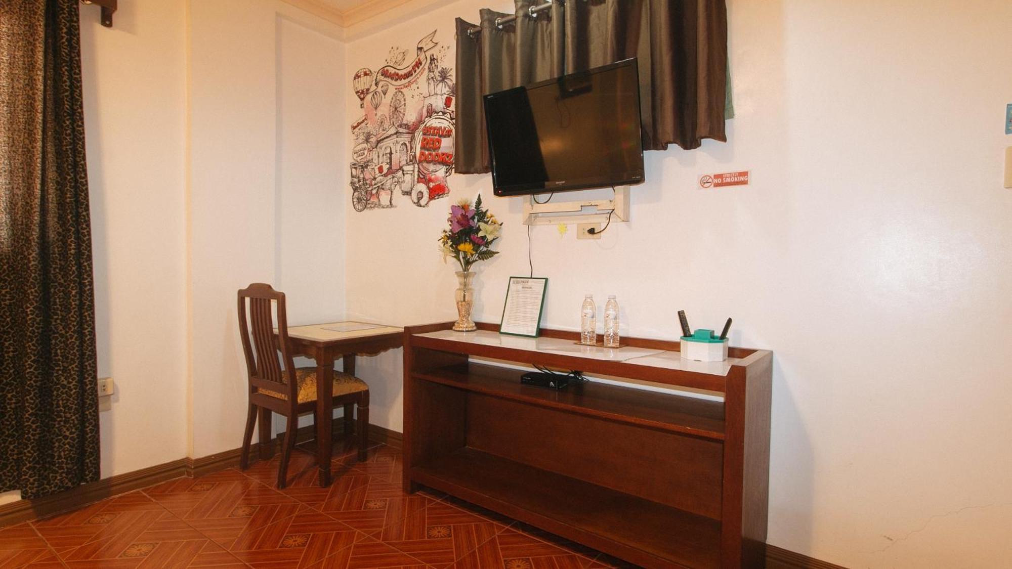 Reddoorz At La Casa Guesthouse Former Reddoorz At Tamarind Street Angeles City Eksteriør bilde