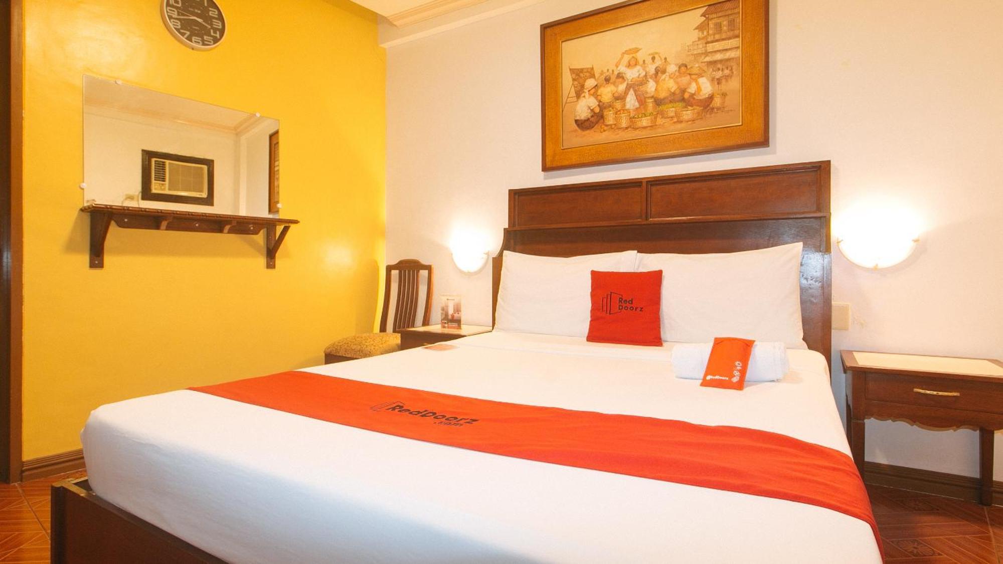Reddoorz At La Casa Guesthouse Former Reddoorz At Tamarind Street Angeles City Eksteriør bilde