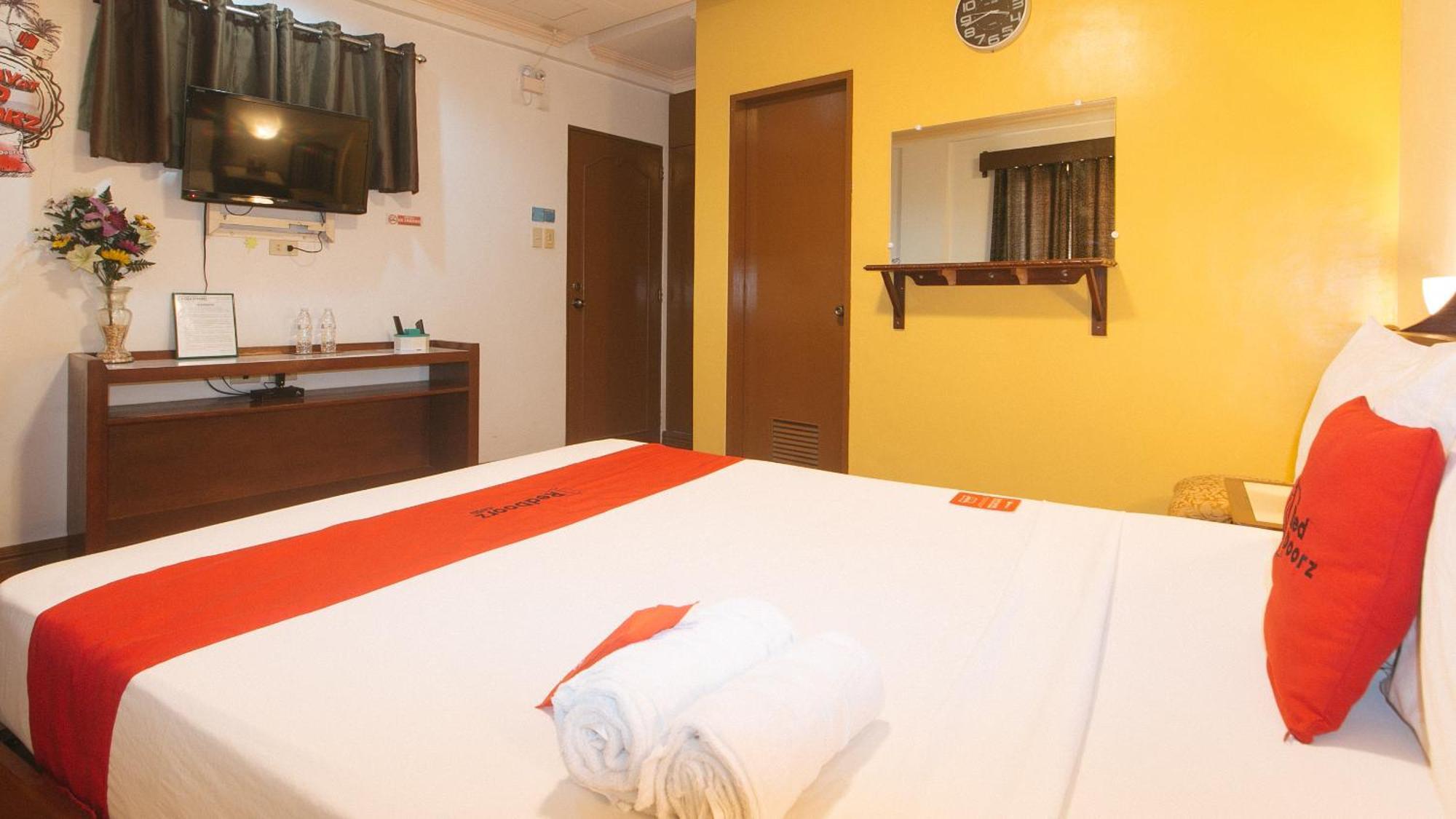 Reddoorz At La Casa Guesthouse Former Reddoorz At Tamarind Street Angeles City Eksteriør bilde